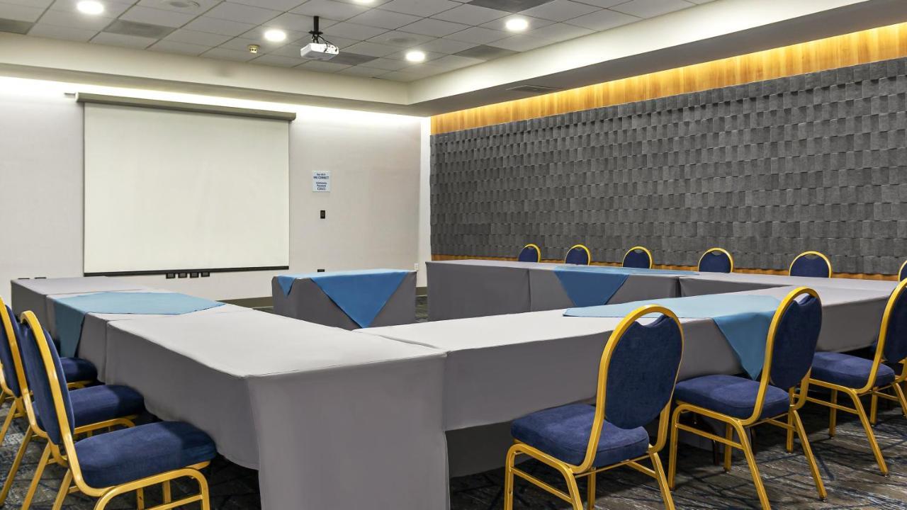 Holiday Inn Express Chihuahua By Ihg Ngoại thất bức ảnh