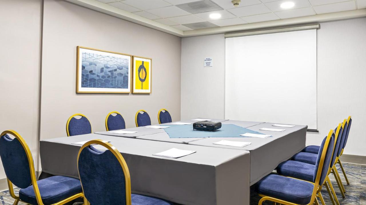 Holiday Inn Express Chihuahua By Ihg Ngoại thất bức ảnh